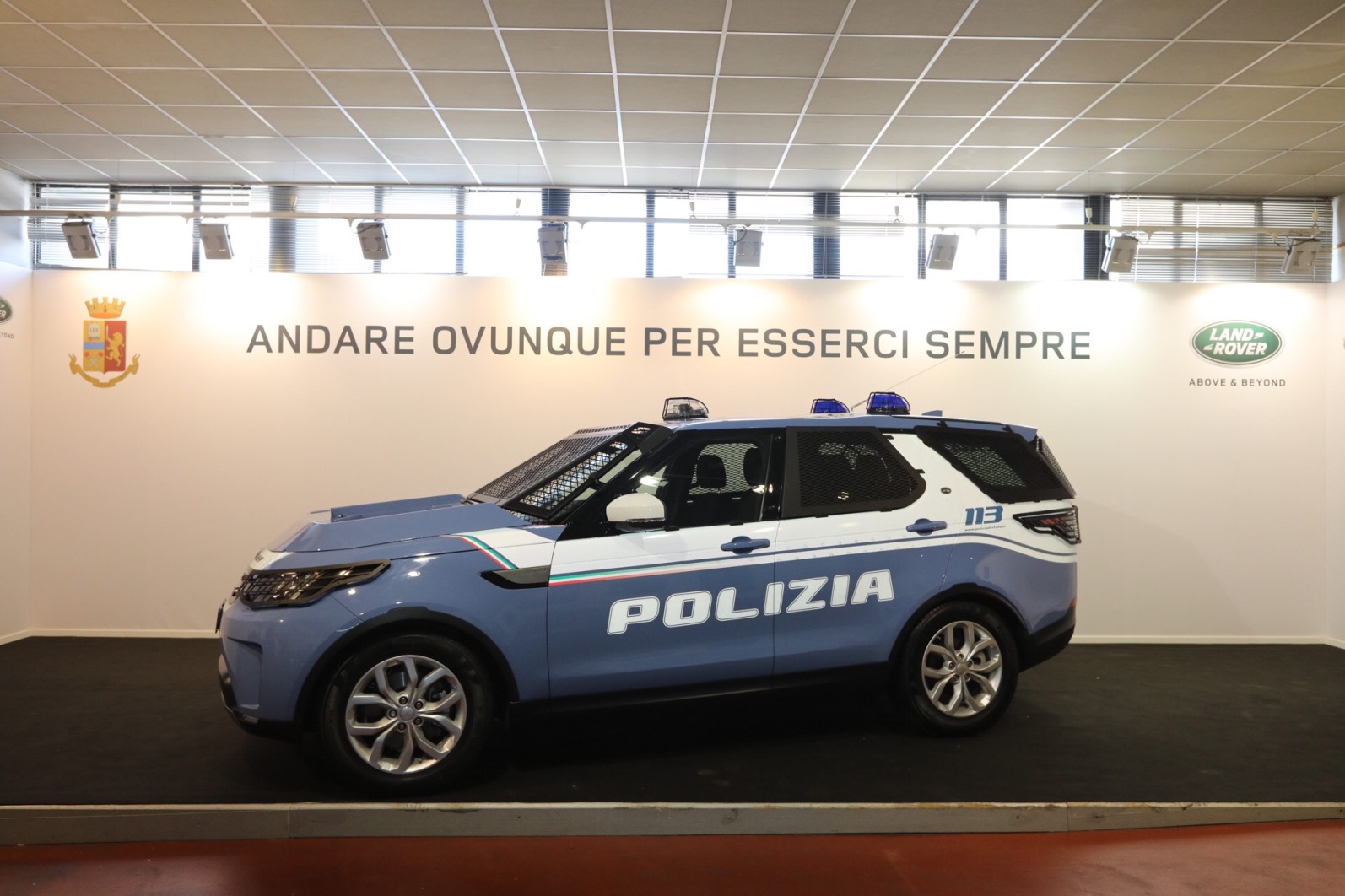 LAND ROVER CONSEGNA LE DISCOVERY ALLA POLIZIA DI STATO