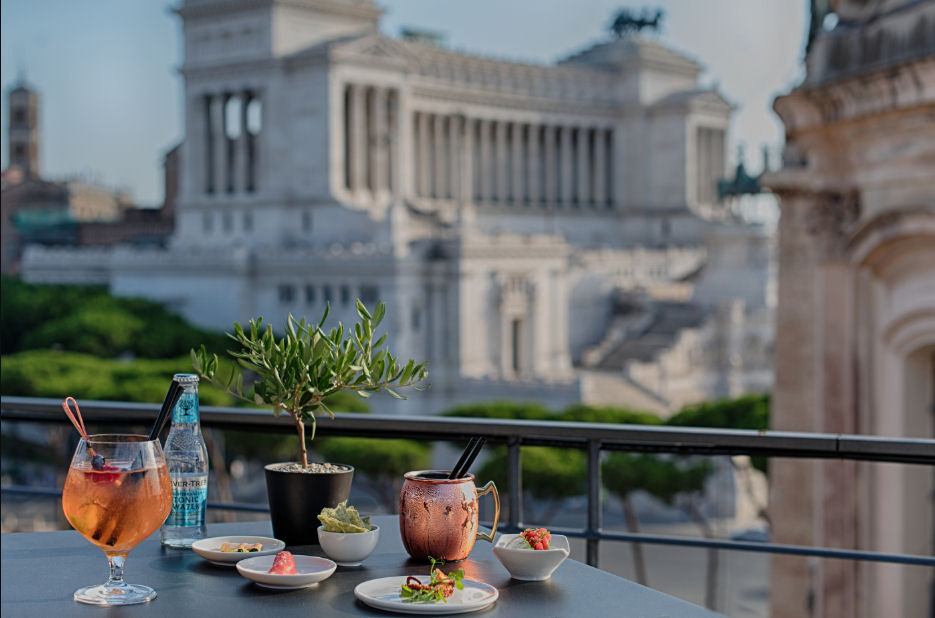 Dalle terrazze dei migliori hotel di Roma, i cocktail di tendenza per l’estate