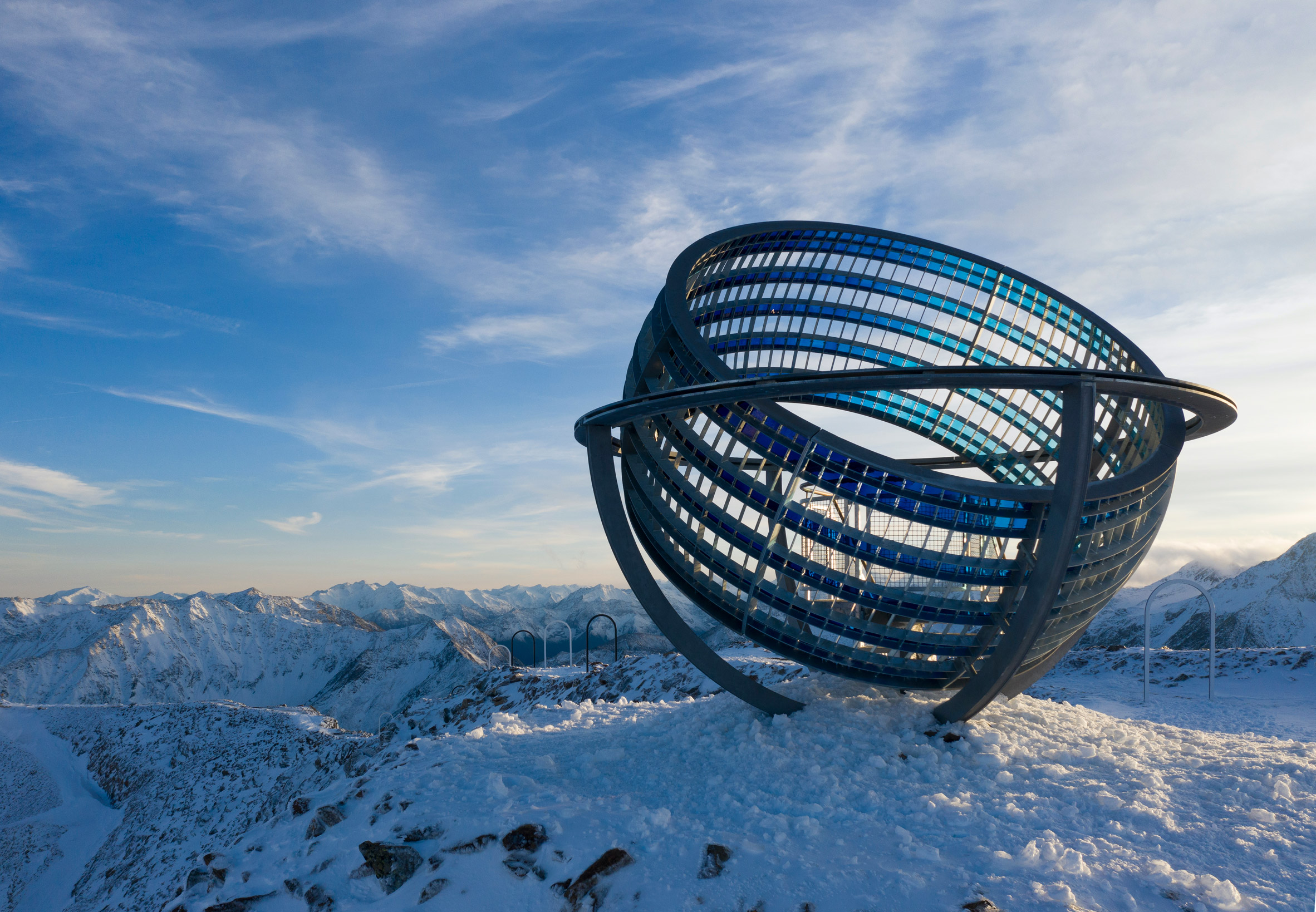 Olafur Eliasson ha ideato un’installazione glaciale sulle creste dell’Alto Adige