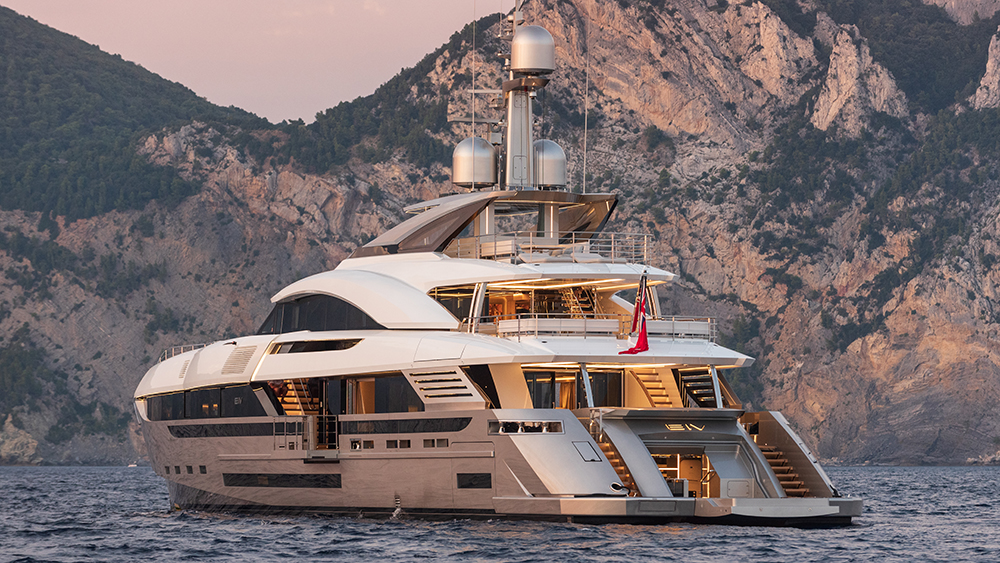 Il lusso italiano pervade il nuovissimo Superyacht EIV Rossinavi