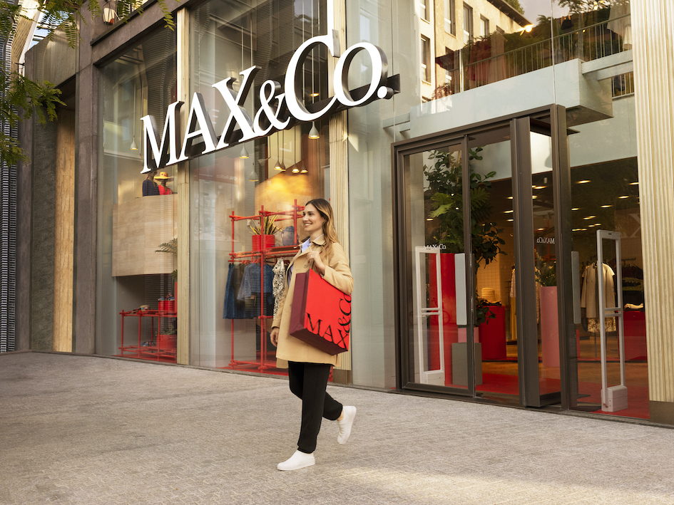 Beatrice Valli protagonista del nuovo progetto Chat & Shop di  MAX&Co.