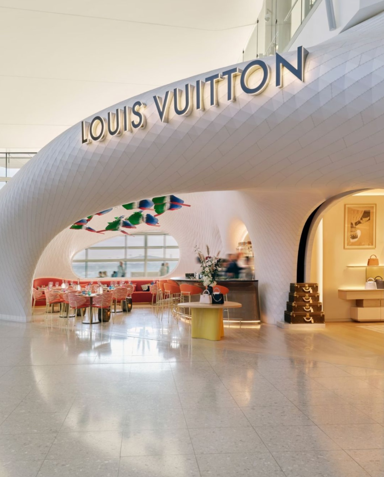 Louis Vuitton apre un ristorante e un café nel cuore di Milano